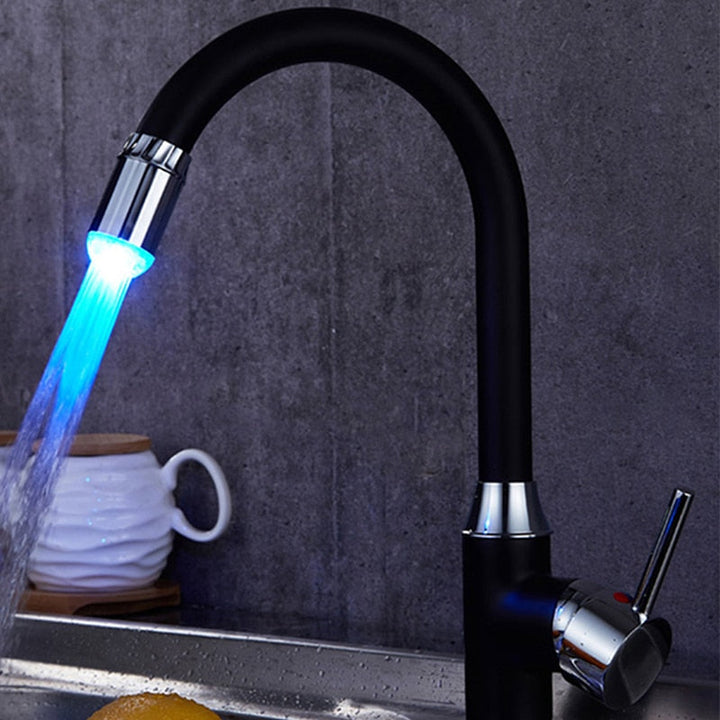 Skanto | Fargerik Vannkran LED - AquaGlow