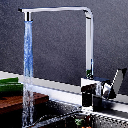 Skanto | Fargerik Vannkran LED - AquaGlow
