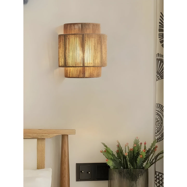 Skanto | Moderne Rattanvevd Vegglampe - WeaveGlow