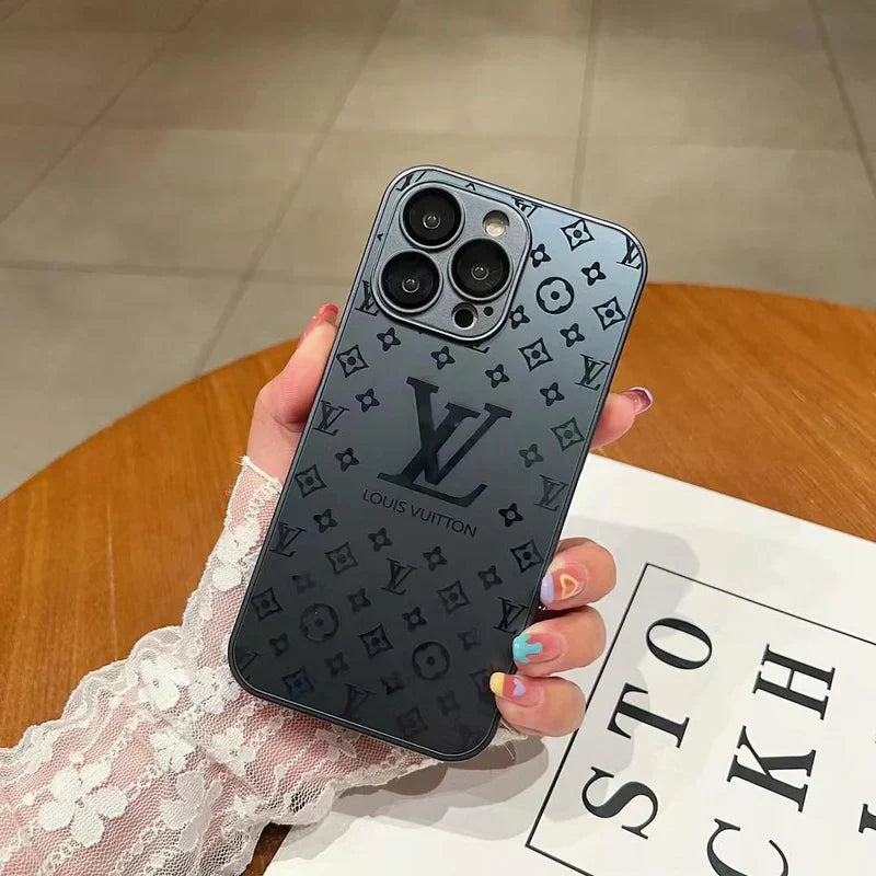 Skanto | Luksuriøs Louis Vuitton Frosted Matte Etui for iPhone 13 / 14 / 15 Serie