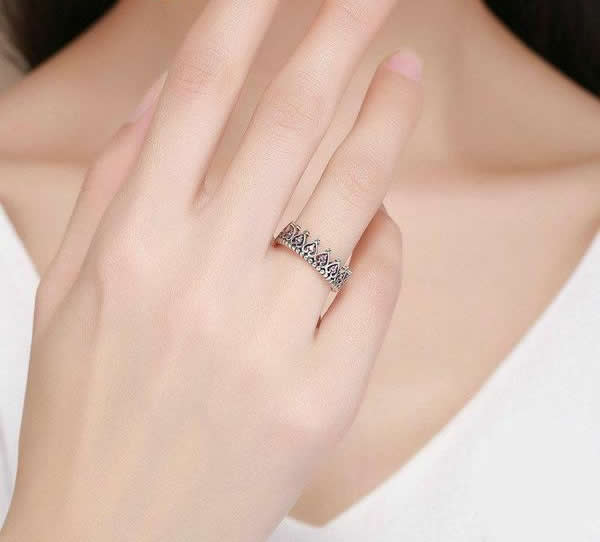 Sterling Silver Pink Crown Heart Ring | Skanto