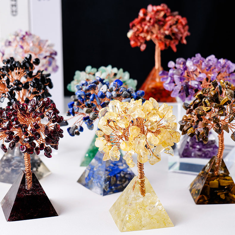 Norvo | Naturstein Grus Pyramide Base Feng Shui Tre