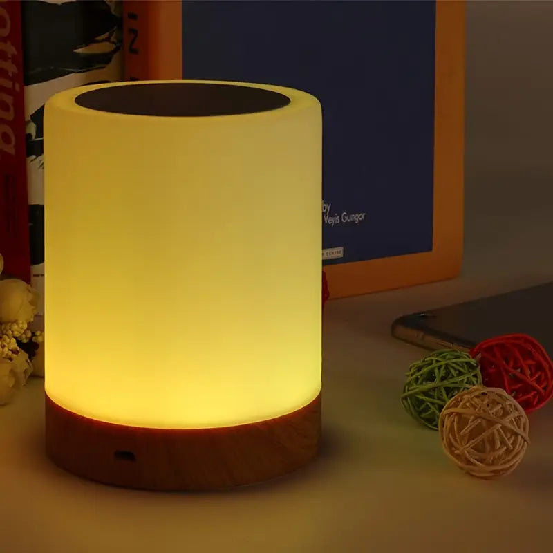 Skanto | Dimbar LED Nattlampe med Modern Design og Fargeforandring