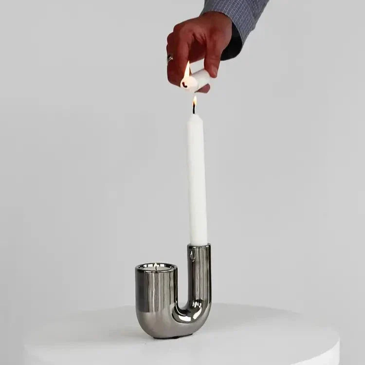 Elegant Sølv Stearinlys Holder med Minimalistisk Design | Skanto