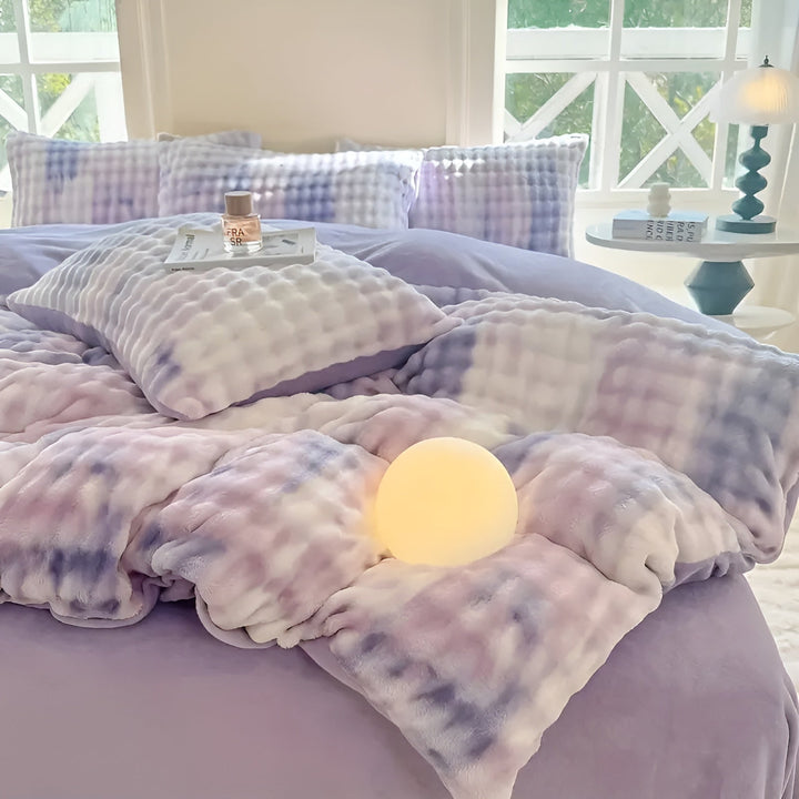 Koselig sengetøysett i plysj – varmt og mykt for høst og vinter | ReversiSkantoe-design laget av kaninpels og melkefløyel