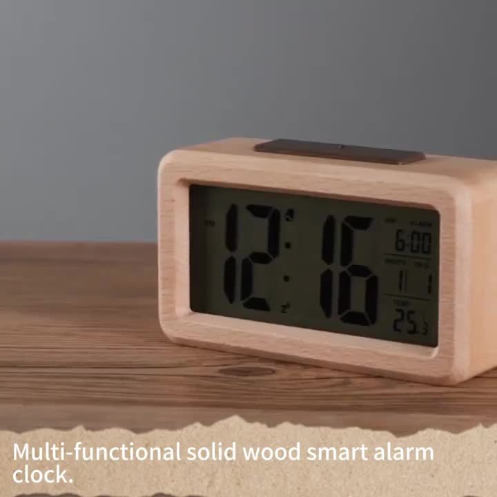 Elegant tre alarmklok med kalender og temperaturdisplay | Skanto