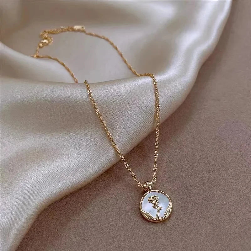 Skanto | Dainty Blanc Kamelia Blomsterhalskjede, Øredobber, Ring Smykker