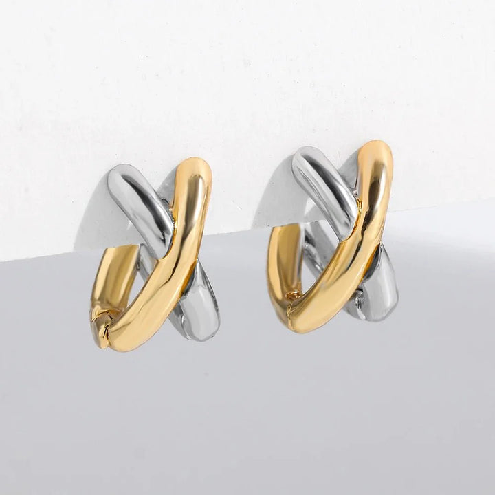Skanto | Delicate Criss Cross Contrast Øredobber
