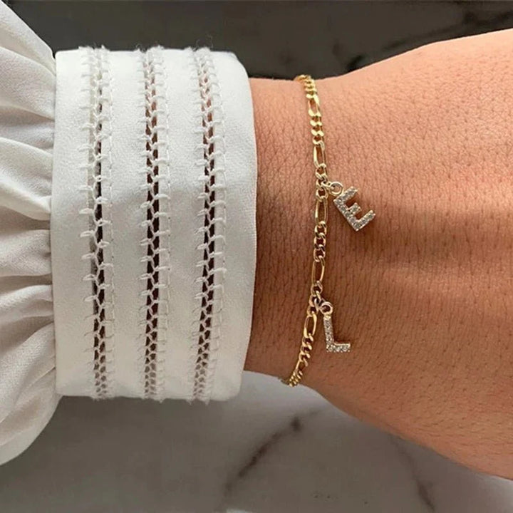 Skanto | Delikat Cuban Figaro Kjede Bokstav Initial Armbånd