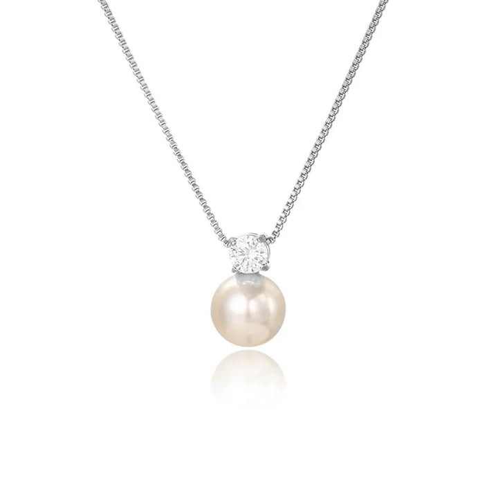 Skanto | Dainty Diamond Pearl Necklace