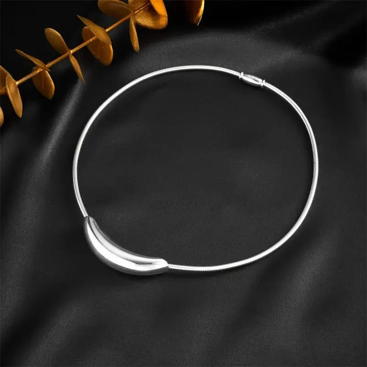 Skanto | Delikat Moderne Curve Choker Halskjede