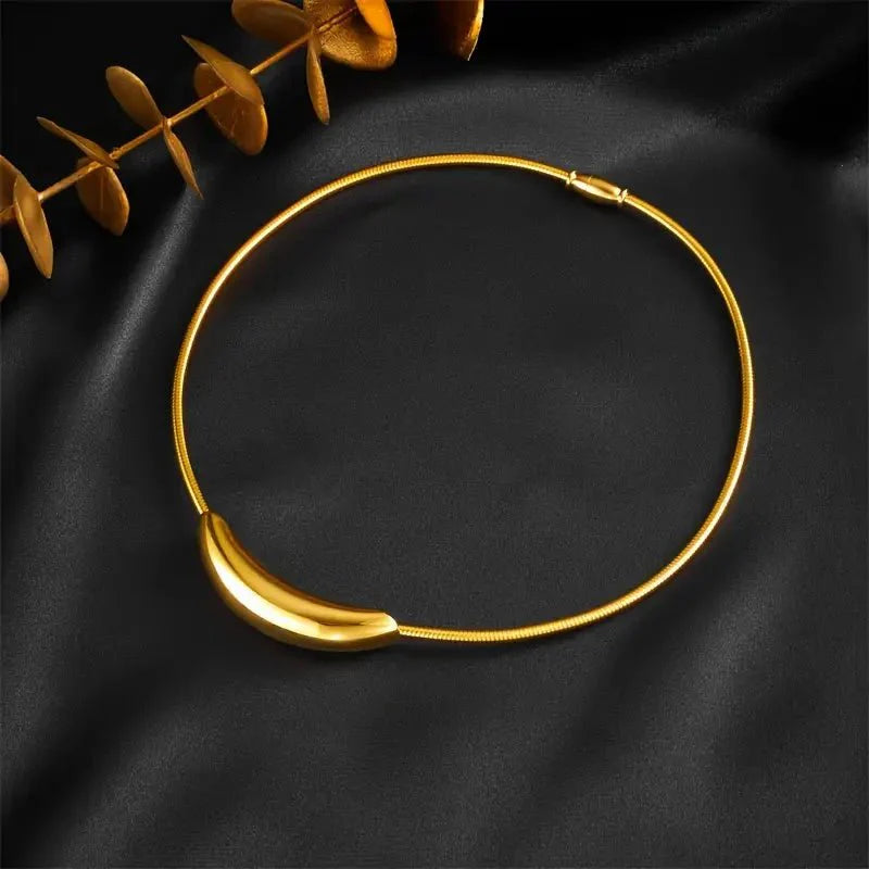 Skanto | Delikat Moderne Curve Choker Halskjede