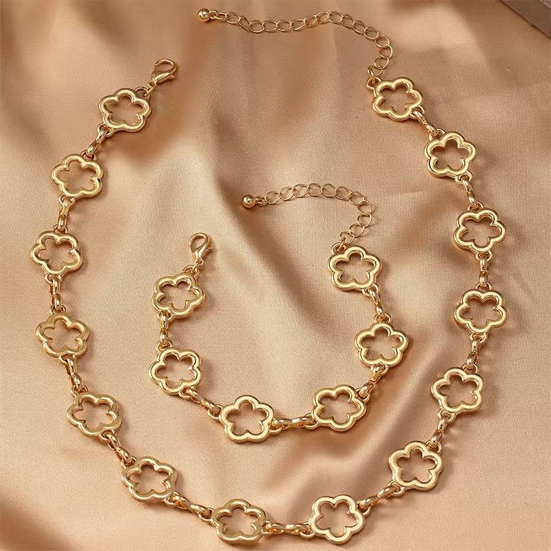 Skanto | Delikat Åpen Kløver Choker Halskjede, Armbånd, Øredobber Sett