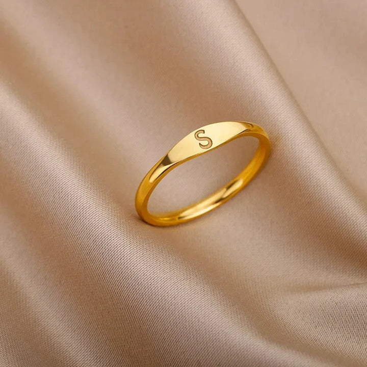 Skanto | Delikat Tynn Bokstav Initial Ring