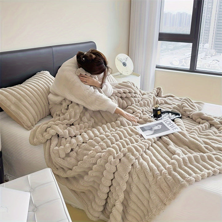 LuxeFleece – Elegant fransk stil teppe for Comfort Skanto