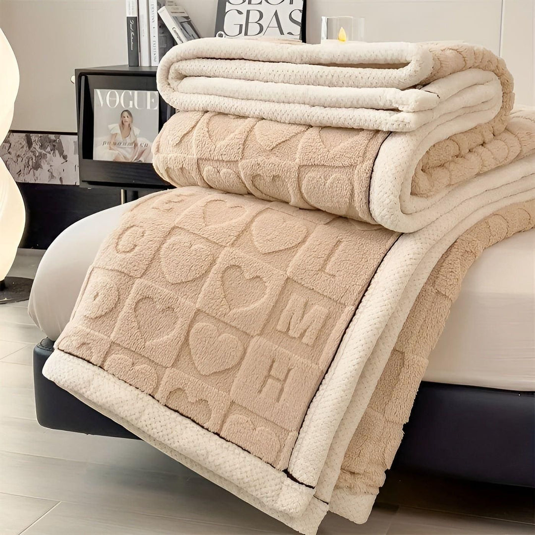 CoralDream Teppe - Varm Fleece Vinterteppe med Dobbeltsidig Hjerte- og Bokstavdesign | Skanto