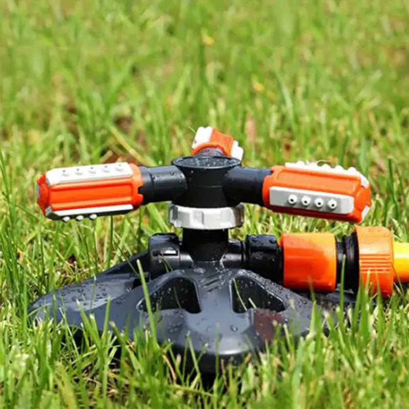 Skanto | Rotérbar hagesprinkler med 3 dyser – Effektiv vanning sprinkler for plener og hager