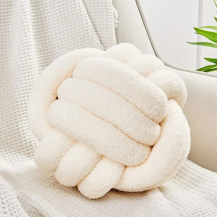 Dekorativ Knyttet Teddy Ball Myk Pute - 100% Ull, Rund | Skanto
