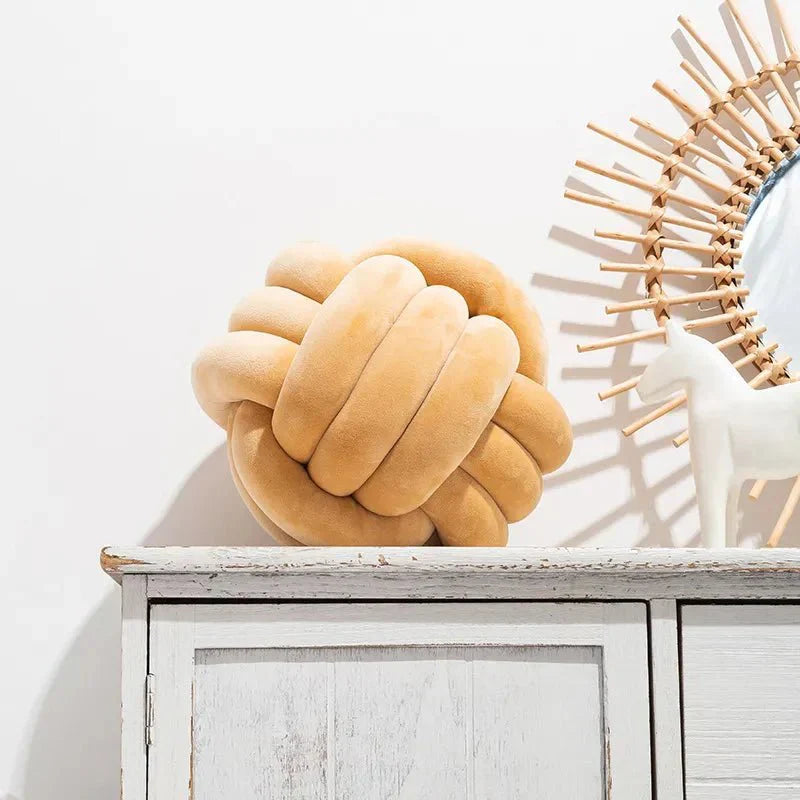 Norvo | Dekorativ knyttet semsket kule myk pute