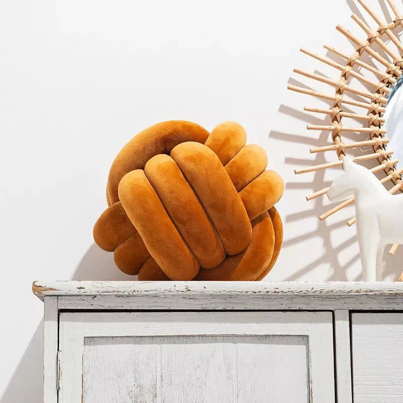 Norvo | Dekorativ knyttet semsket kule myk pute