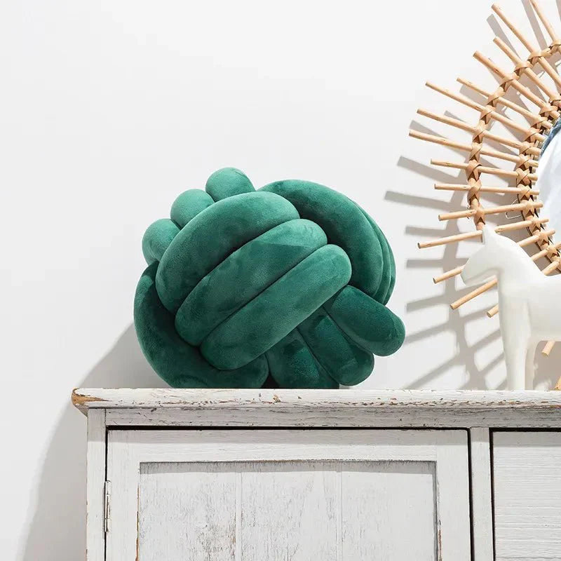 Norvo | Dekorativ knyttet semsket kule myk pute
