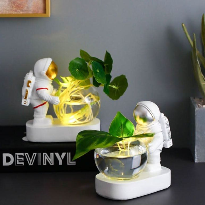 Skanto | ASTROVA – Kreative Astronaut Plante Vaser for Moderne Liv