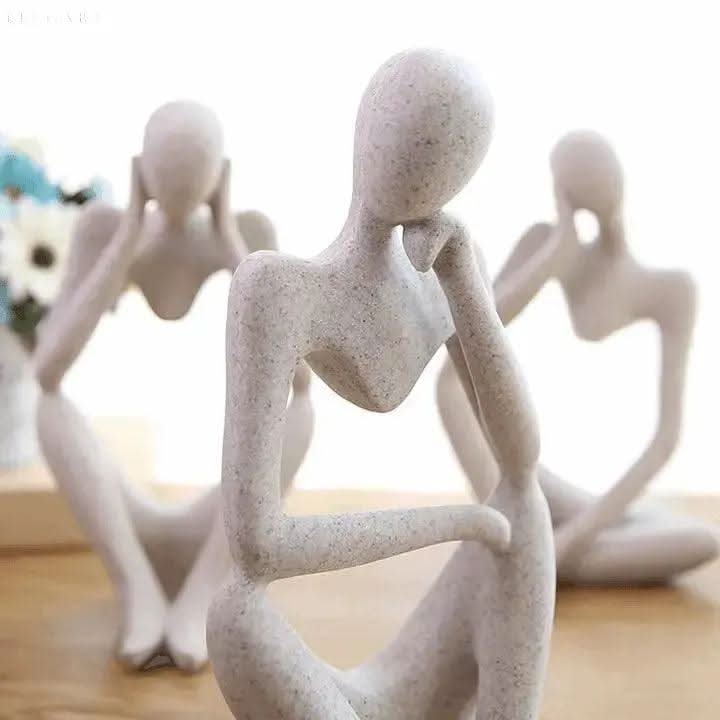 Skanto | Abstract Thinker Resin Sculpture – Hjemmedekorasjon