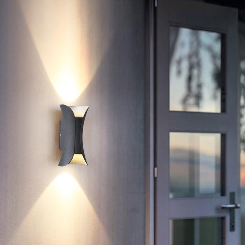 Skanto | Elegant Vanntette LED-lamper med Buet Form for Hagen