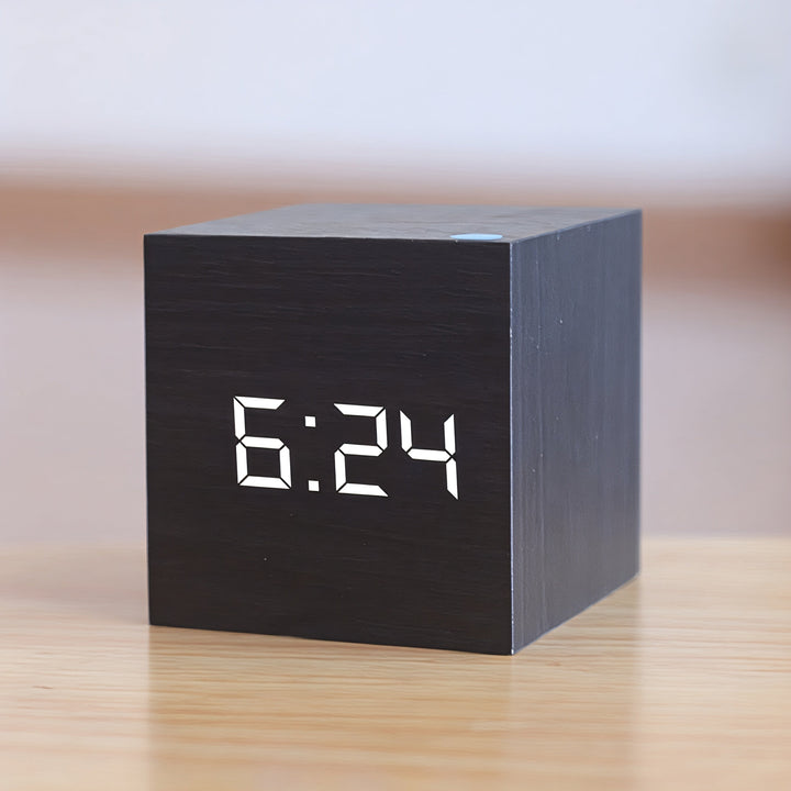 Skanto | Digital Tre LED Vekkerklokke