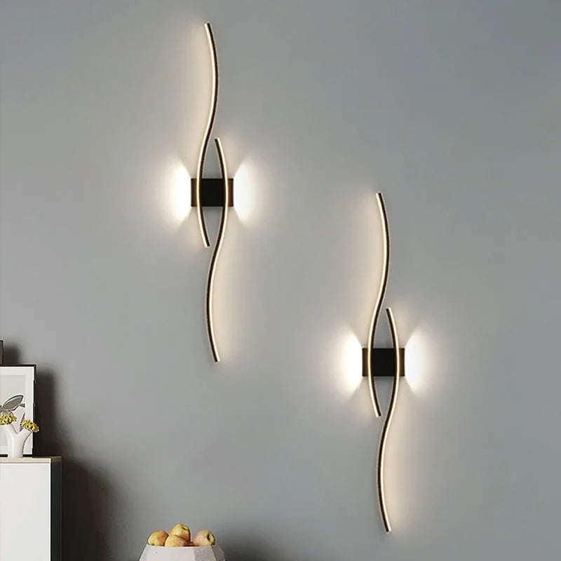 Moderne LED Vegglampe – Bølgeformet Design, Minimalistisk Stil | Skanto