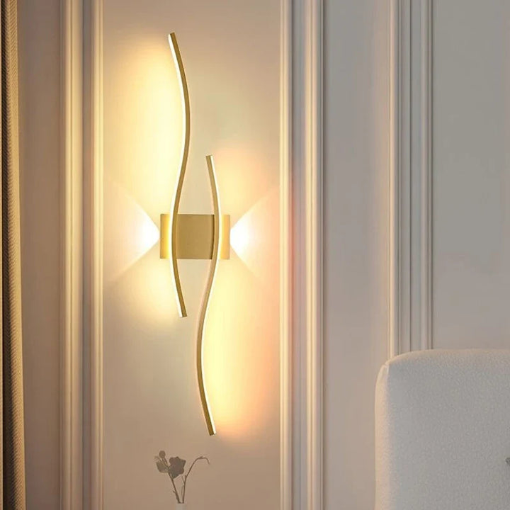 Moderne LED Vegglampe – Bølgeformet Design, Minimalistisk Stil | Skanto
