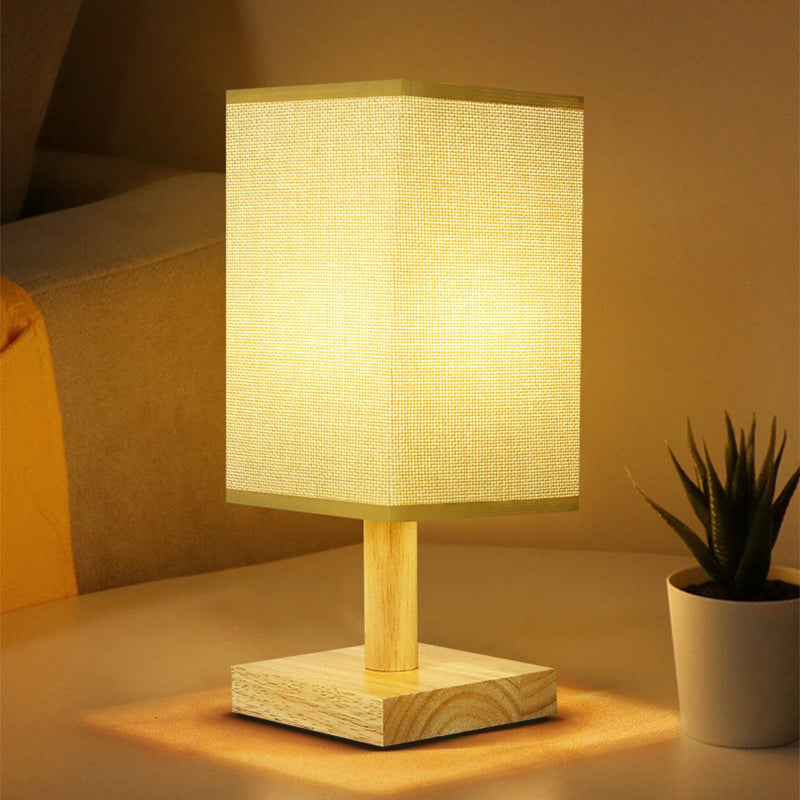 USB Bordlampe med Stoffsjcjerm - Moderne LED Nattbordlampe for Soverom og Kontor | Skanto