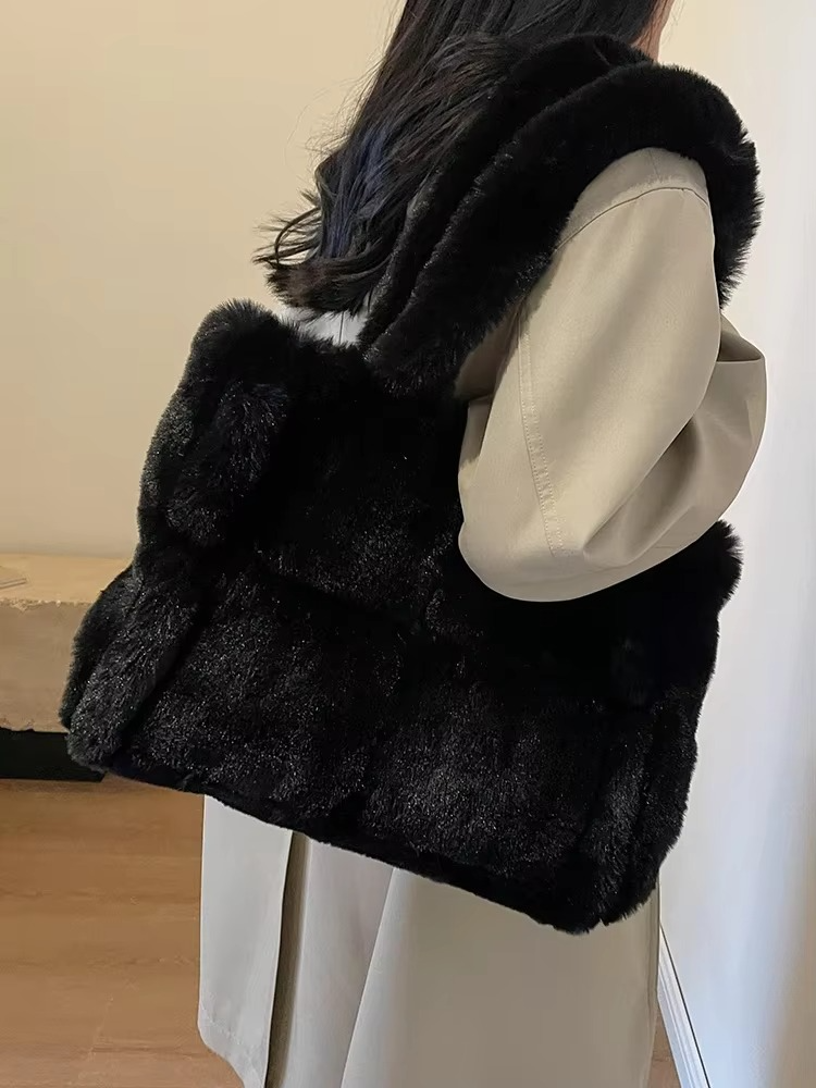 Norvo | Kvinnens håndveske laget av myk plysj med høy kapasitet for vinter