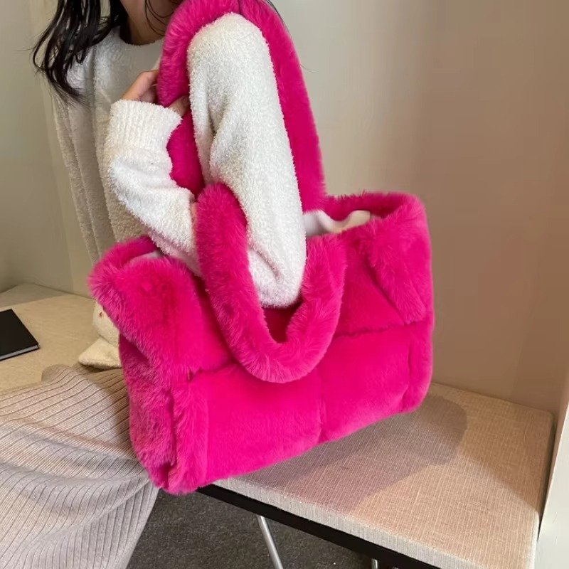 Norvo | Kvinnens håndveske laget av myk plysj med høy kapasitet for vinter