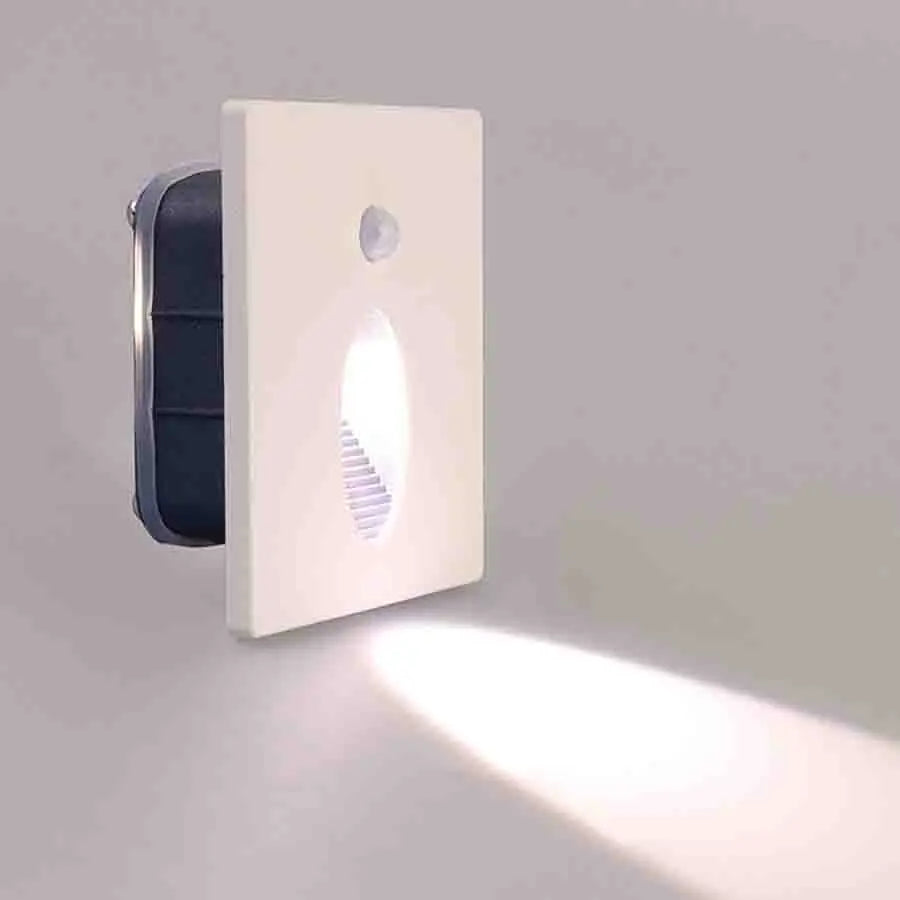 LED Trappebelysning med Bevegelsessensor – Energisparende, Moderne & Automatisk for Innendørs og Utendørs | Skanto