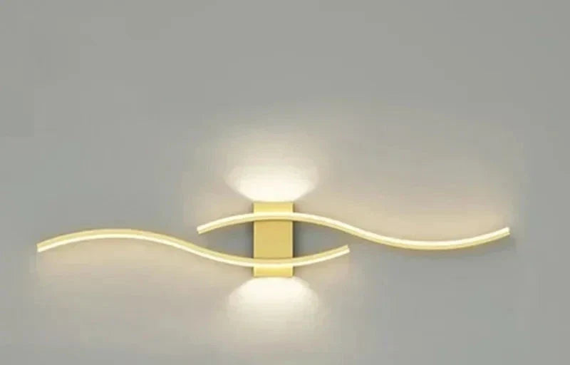 Moderne LED Vegglampe – Bølgeformet Design, Minimalistisk Stil | Skanto