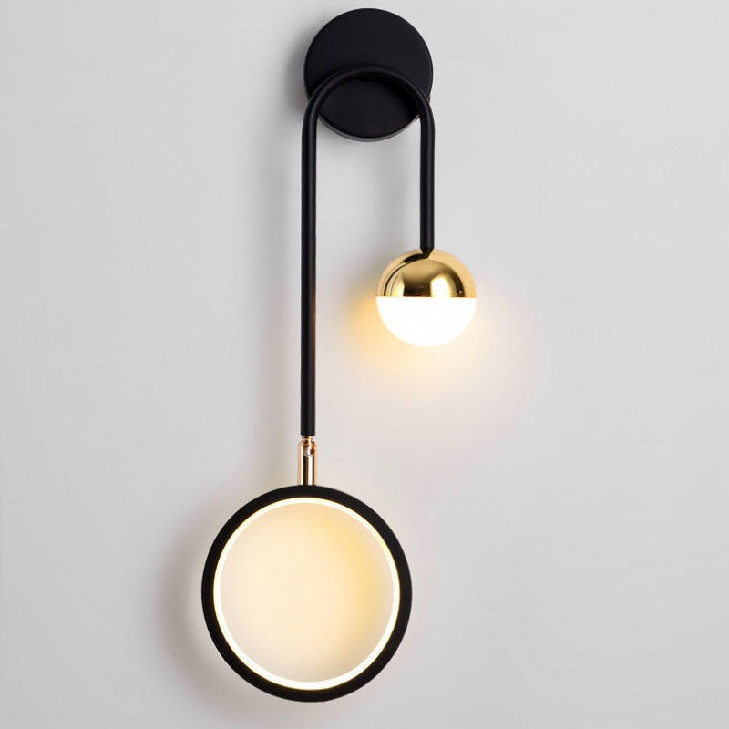 Nordic svingbar LED vegglampe for moderne interiører | Skanto