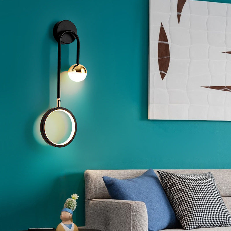 Nordic svingbar LED vegglampe for moderne interiører | Skanto