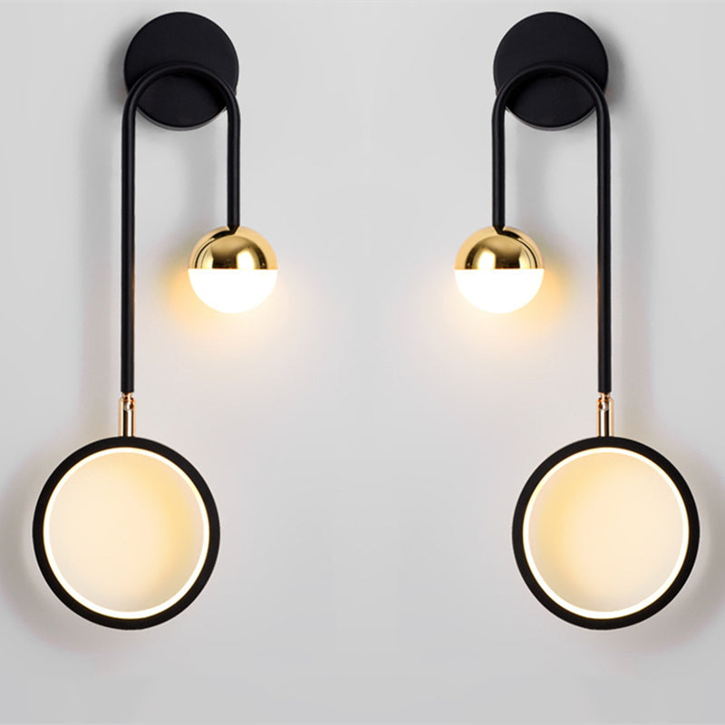 Nordic svingbar LED vegglampe for moderne interiører | Skanto