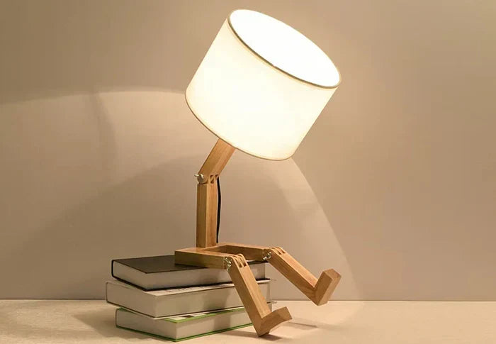 Skanto | Tre lampe med bokholder – Moderen design for hjemmet ditt