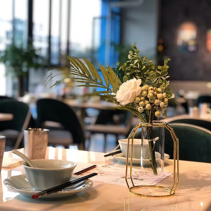 Elegant base for stylish flower arrangements Skanto