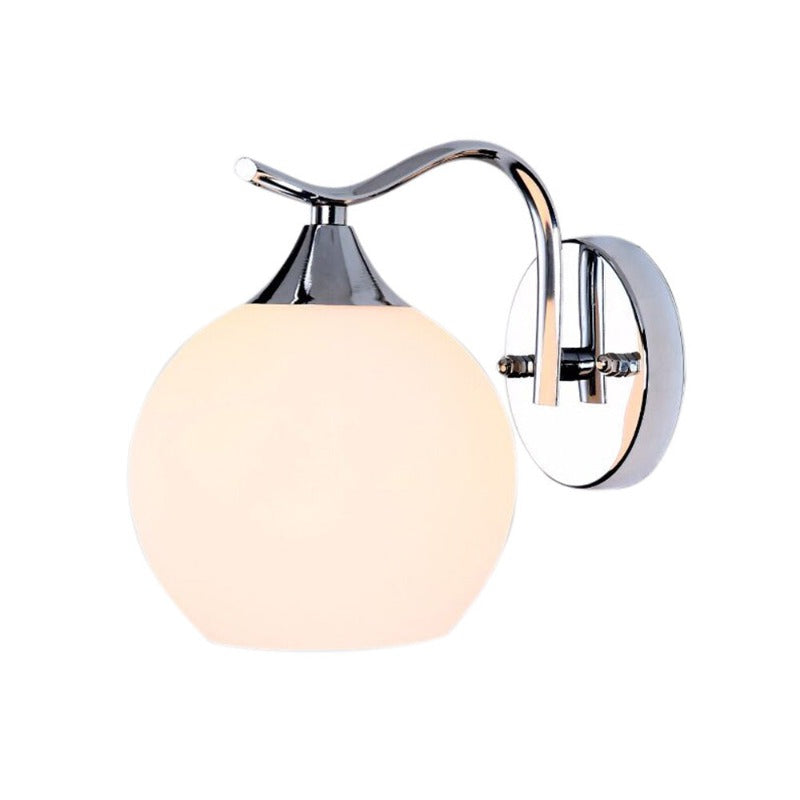 Moderne rund vegglampe med glasskuppel – Elegant veggfeste for soverom og stue | Skanto