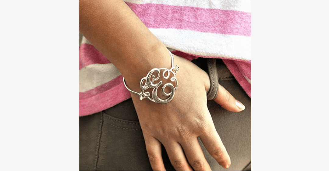 Skanto | Den Nye Trendy Monogram Initial Skrift Armbånd