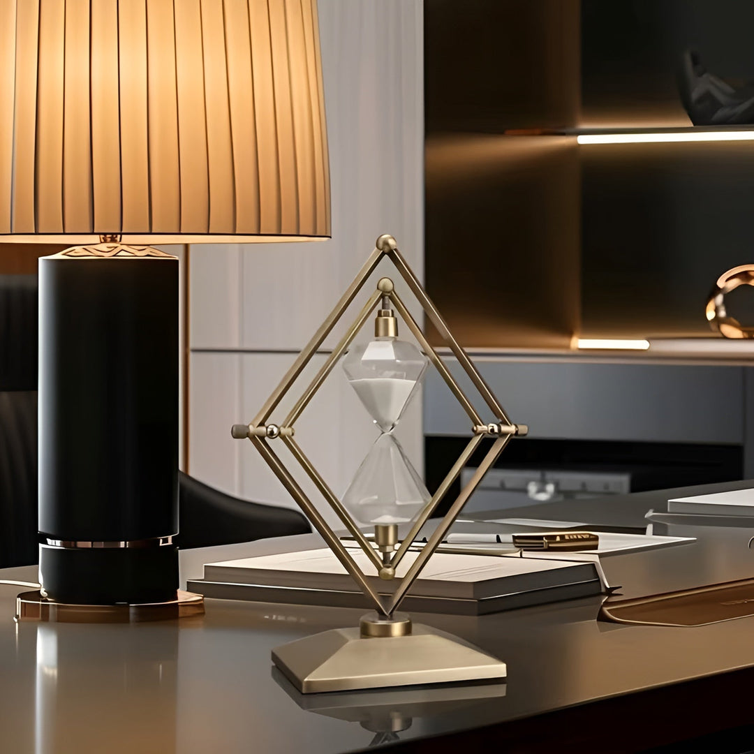 Timeglass med geometrisk metallramme – Dekorativ og avslappende | Med hvit sand som meditasjonstimer | Skanto