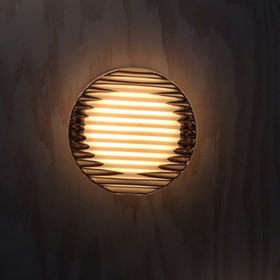 Moderne LED Vegglampe – Elegant Design for Stue og Soverom | Skanto