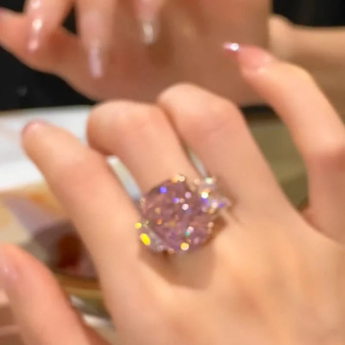 Skanto | Tre Steins Brilliant Cut Rosa Ring