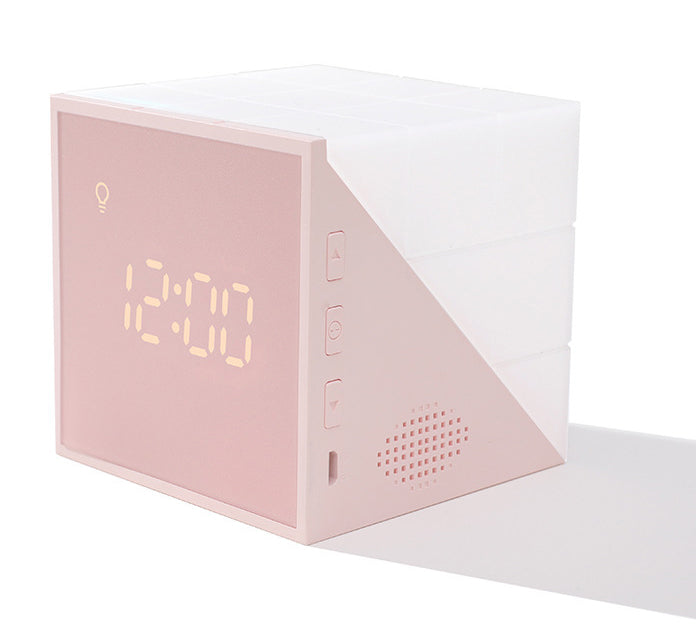 Skanto | Cube Vekkerklokke, med Fargerike Lys, Stemmestyrt Nattlampe, Timer, Temperaturvisning og Lang Batterilevetid, for Hjem & Kontor