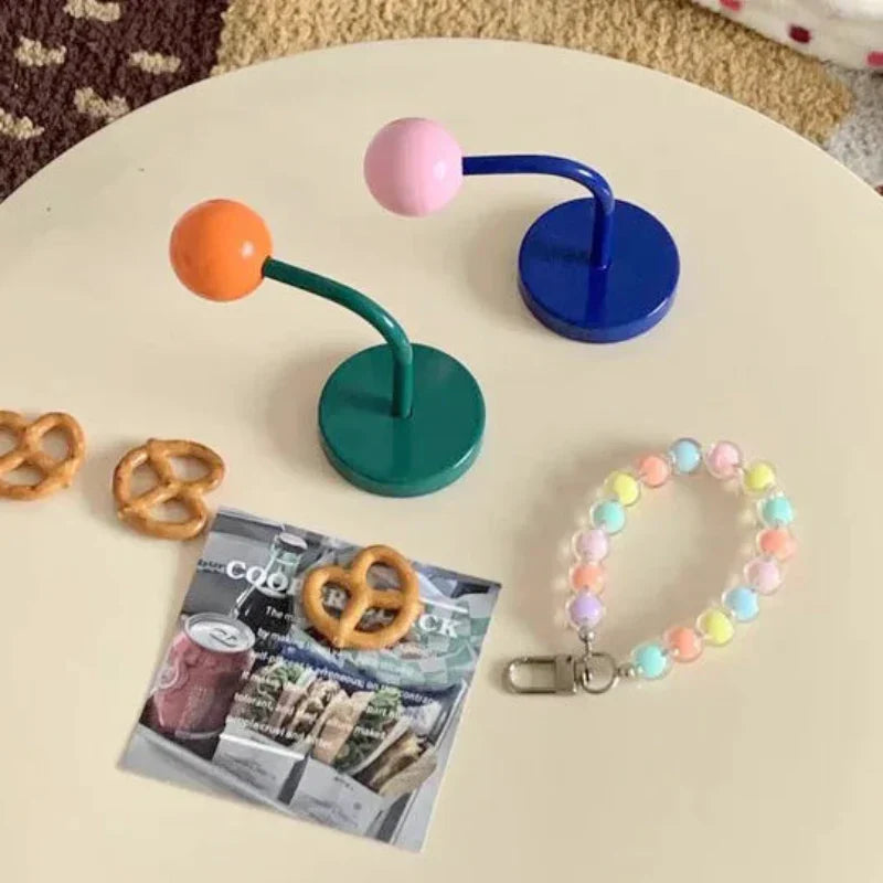 Skanto | Eames Dot Farge Rush Krok Magnet