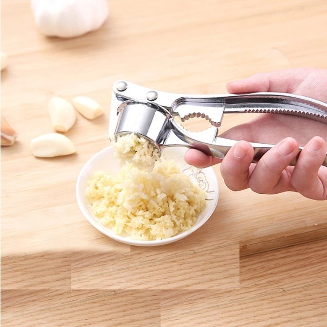 Skanto | EasyPress Stainless Steel Garlic Press