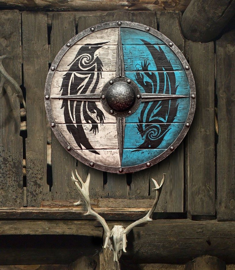 Skanto | Eivor Valhalla Raven Kamp Skadet Viking Tre Skjold 30CM